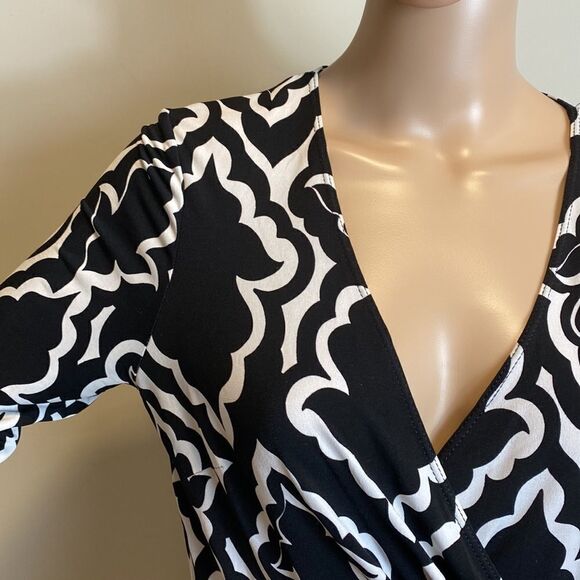 White House Black Market Damask black & white long sleeve dress size S - Picture 3 of 10